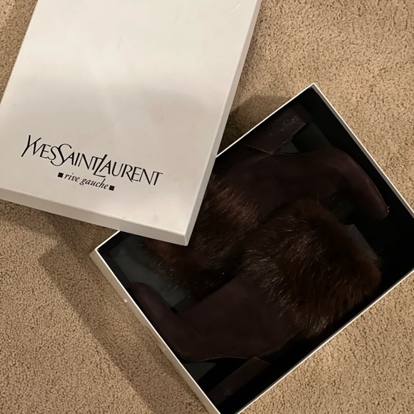 Luxurious brown suede boots, fur topped and alligator print leather heal. - Picture 6 of 13